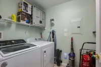 Heated Pool, Hot Tub and BBQ Grills - Beautiful Family Oasis