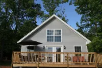 Lakefront Cottage on a Quiet Cove plus Kayaks, Canoe & Pedal Boat