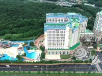 Islandcastle Hotel&Waterpark Hotels near Cheonchuksa Temple
