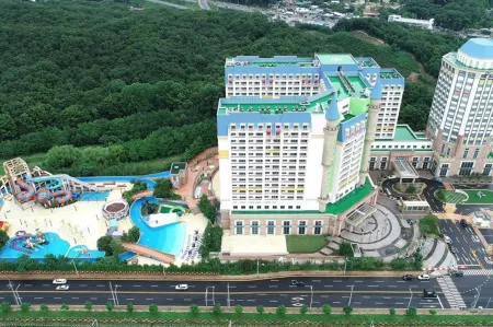 Islandcastle Hotel&Waterpark Отели рядом с достопримечательностью «Shinhan University»