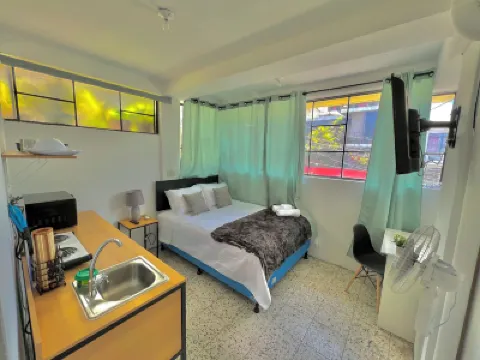 Hostal Urban Hotel berhampiran Catedral Metropolitana de Santiago de Guatemala