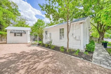 Charming Cottage Near Main with Patio&FirePit!!