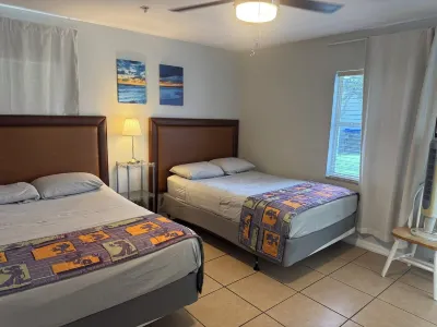 Orlando Budget Friendly House/ Private Pool/Sleeps up to 12/ Close to Everything Hotels in Florida Mall