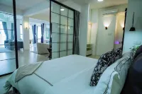 Stunning Luxe 220sm Villa by the Sea Entirely Private with Own Pool - balcony