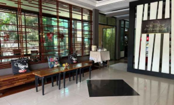 Huaymuang Apartment