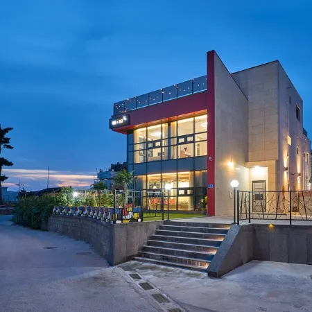 Daebudo DuMong DalGeum Pool Villa