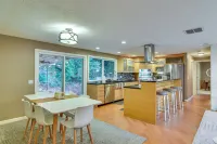 Lake Oswego Home w/ Covered Patio: Near Portland!