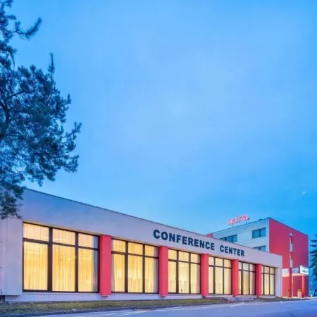 SLEEEP Hotel Vösendorf Отели рядом с достопримечательностью «23. Лизинг»