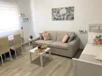 Delightful studio apartment just minutes from the sea 아치카스텔로 호텔