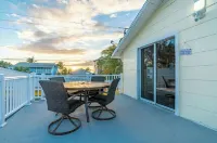 Lovely 1 bedroom with partial water view