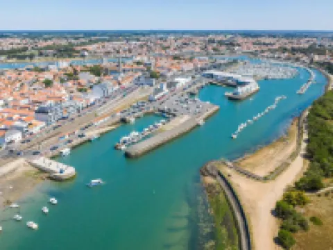 Villa in France with Private Pool and Golf Views