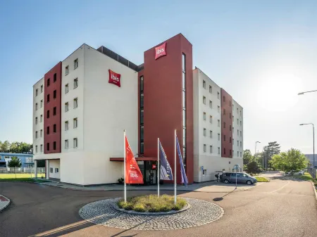 Ibis Plzen Отели рядом с достопримечательностью «House No. 83 in Prazska Street»