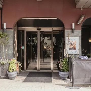 Home Hotel Plaza