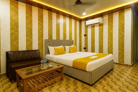 Comfort Stay - Near Lulu Mall Отели рядом с достопримечательностью «Medanta Hospital Lucknow»