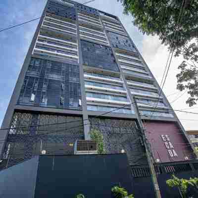 City view ｜2 Bedroom & Study｜Gym & Pool Hotel Exterior