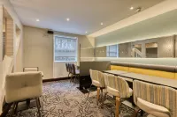 Premier Inn London Gatwick Airport (A23 Airport Way) Hotel - parking