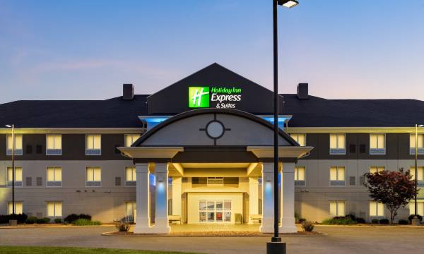 Holiday Inn Express & Suites North Fremont by IHG
