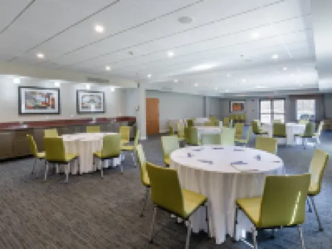 Holiday Inn Express 列剋星敦 羅克布里奇縣酒店