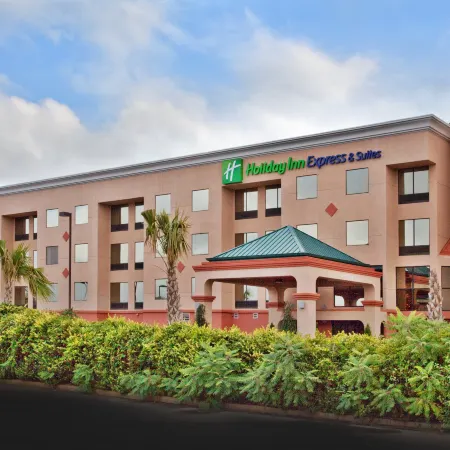 Holiday Inn Express & Suites LAWRENCEVILLE by IHG