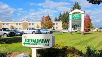 Broadway Inn Conference Center - parking