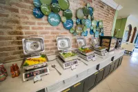 Courtleigh Hotel & Suites - breakfast