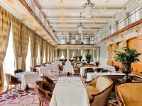 ヴィダゴ パレス シャベシュのホテル