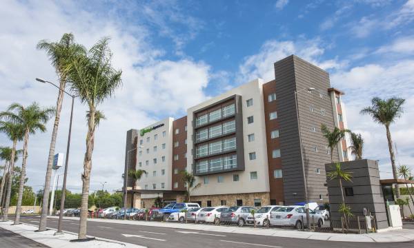 Holiday Inn Express & Suites Celaya by IHG