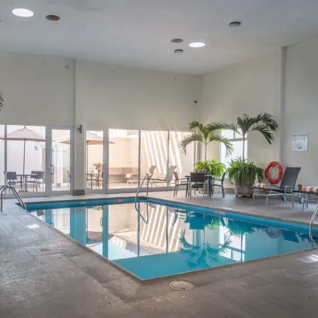 Holiday Inn Express & Suites SILAO AEROPUERTO - TERMINAL by IHG