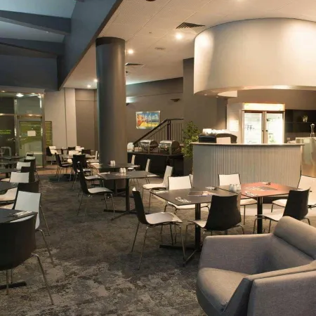 Adelaide Riviera Hotel