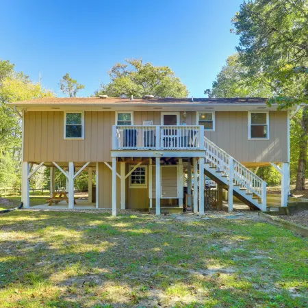 Walk to Beach & Family Fun! Emerald Isle Home