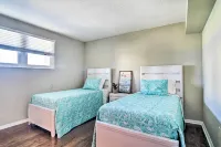 Coastal Clearwater Condo Half Mile to Beach! - vue mer