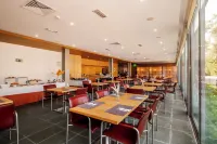 Axis Ponte de Lima Golf Resort Hotel - breakfast