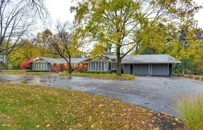 Spacious Rochester Home w/ Heated Pool & Hot Tub!