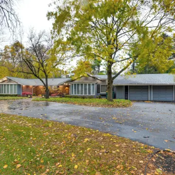 Spacious Rochester Home w/ Heated Pool & Hot Tub!
