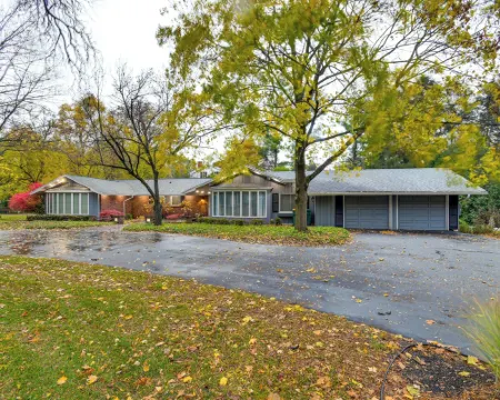 スペーシャス ロチェスター ホーム W/ ヒーテッド プール & ホット タUB ! ブライトンのホテル