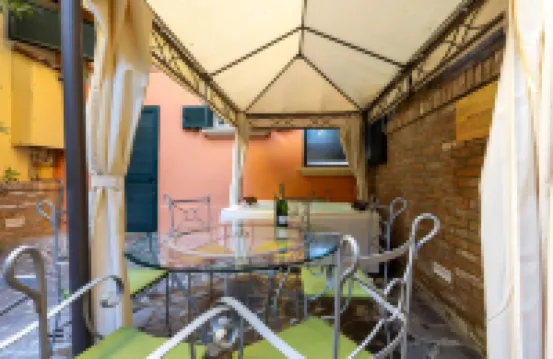 BolognaRoomscom - Isaia Garden Private Garden Spa Bath