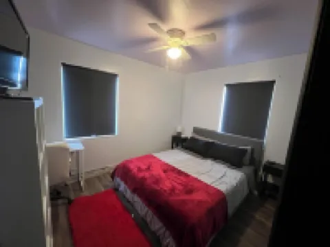 Charming 2-bedroom house with WiFi, a hot tub and 30 min away from adventure.