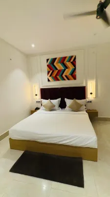 Hotel Amber Inn - 800m from Prayagraj Junction - 2-Star