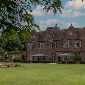 Castle Bromwich Hall, Sure Hotel Collection by Best Western Отели рядом с достопримечательностью «Развлекательный центр Star City»