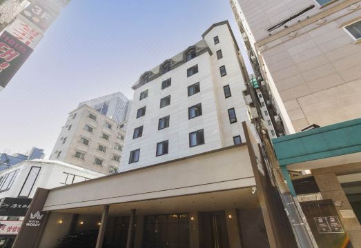 성신여대역 우디