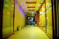 โรงแรม บรีซแลนด์ - สถานีรถไฟ เอโรด