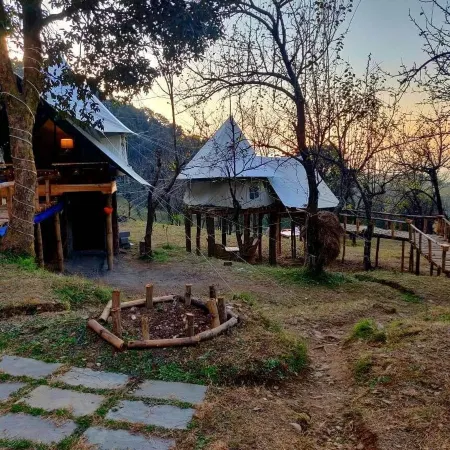 Camp Oak View