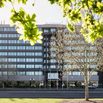 Mercure Melbourne Albert Park Hotels near Prahran