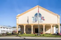 Quality Inn & Suites Hotels in der Nähe von T.J. Maxx