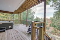 Mtn Views & Spacious Deck! Modern Caldwell Getaway - 4 estrellas