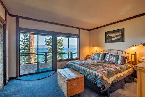 Lakefront Home w/ View: 11 Mi to Palisades Tahoe! - WiFi