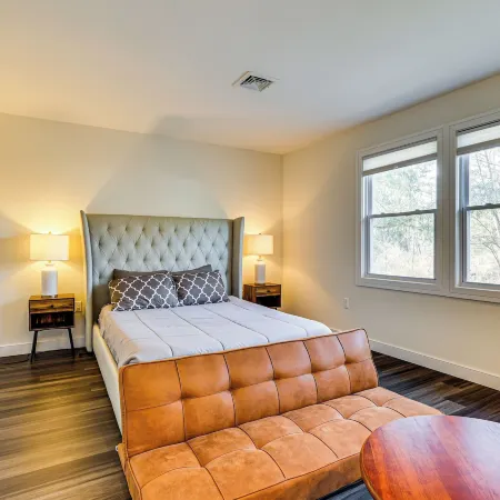 Pet-friendly Group Getaway 12 Mi to Camelback Mtn!