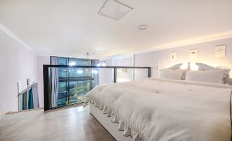 Yeosu Wow A Pension