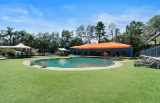 อินเจเนียฮอลิเดย์ส อาวินา