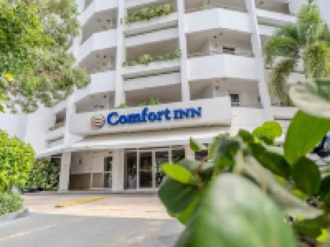 Comfort Inn & Suites Hotels in Levittown